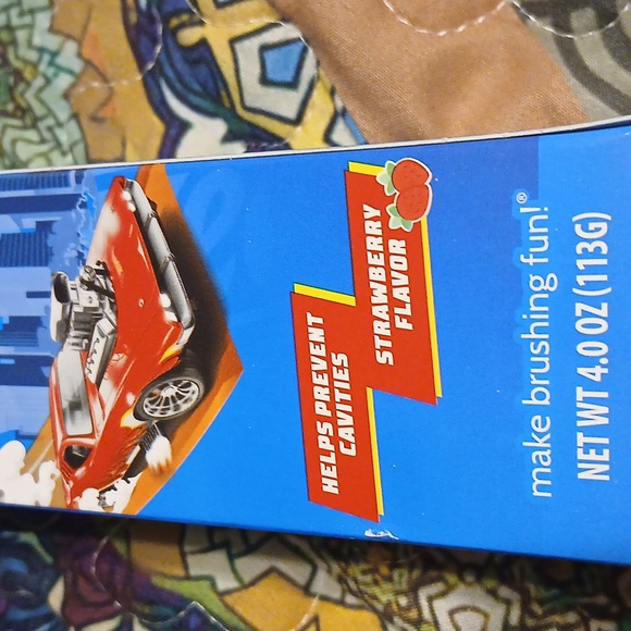 Hot Wheels Anticavity Fluoride Toothpaste - Blue and Red - Picture 2 of 8